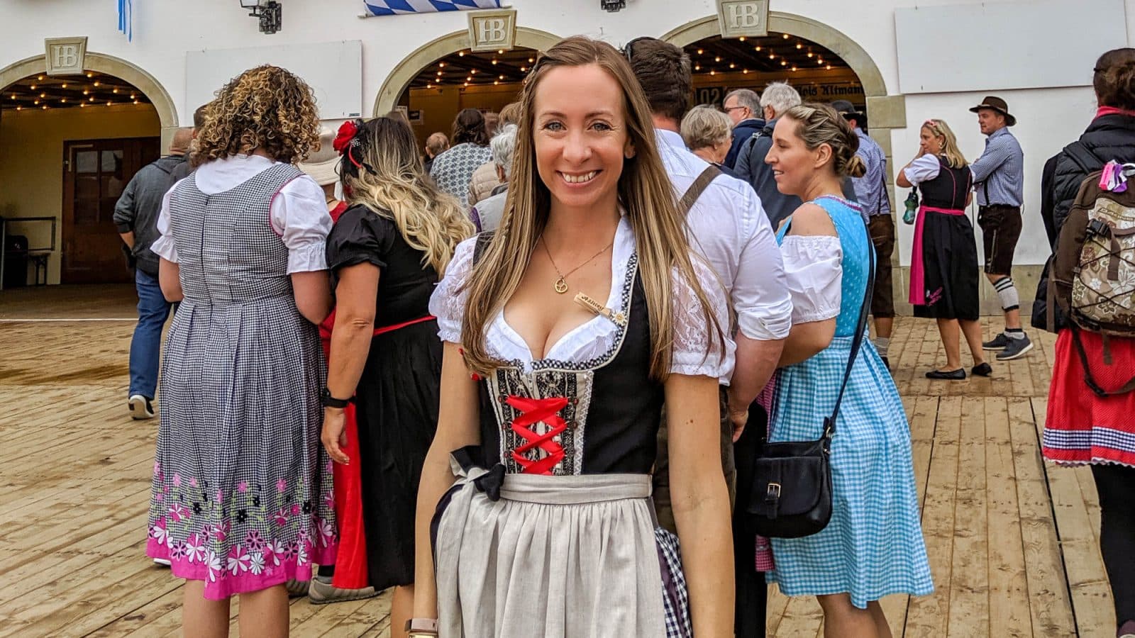 Dirndl Samt Online Kaufen: Die Besten Onlineshops und Tipps für den Perfekten Einkauf