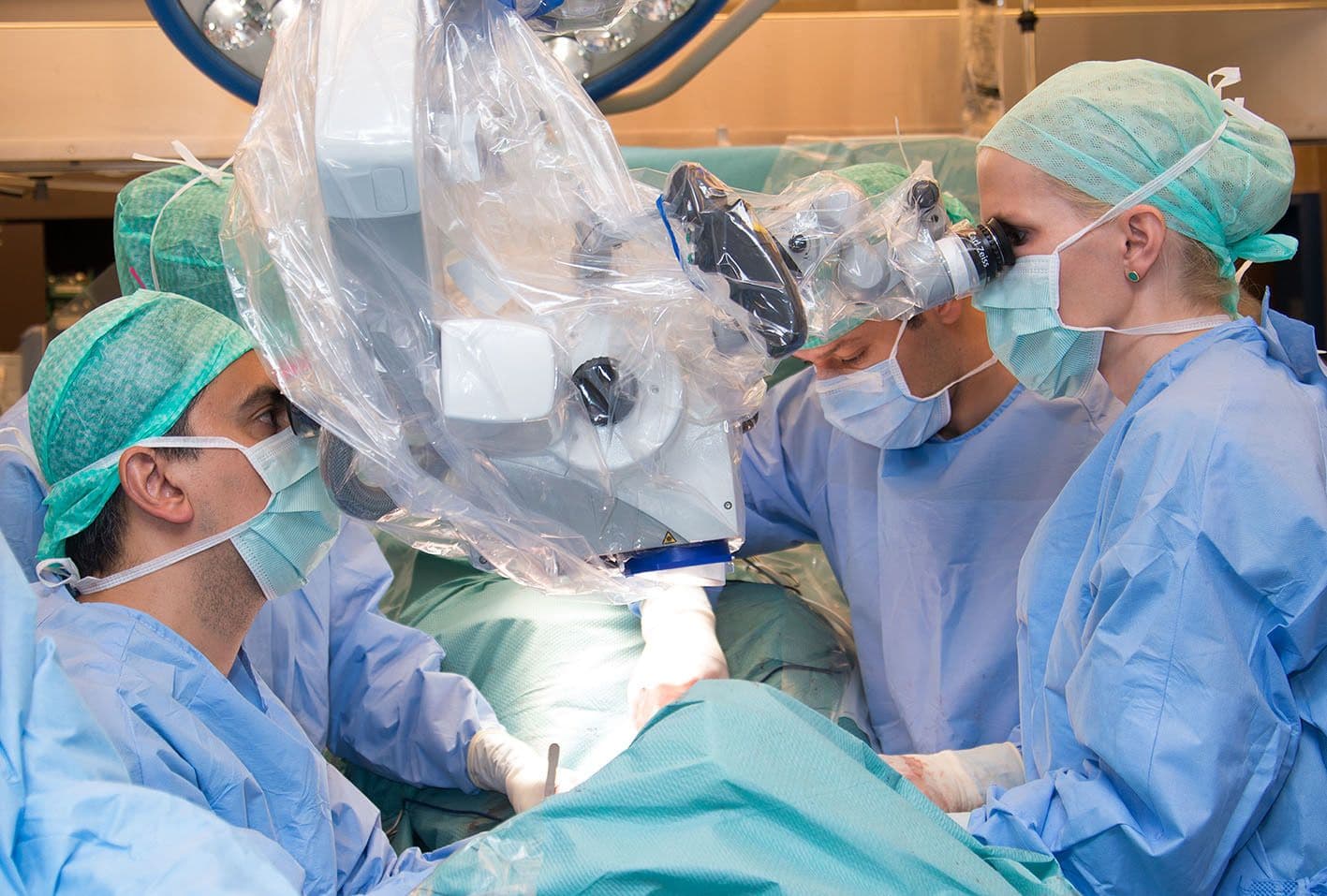 Ihr Weg zu mehr Selbstbewusstsein: Plastische Chirurgie Bochum