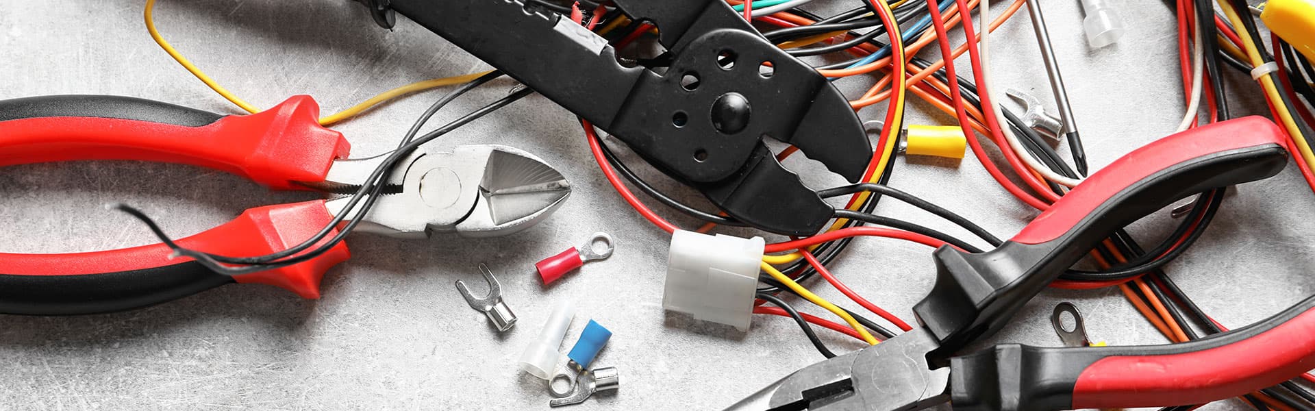 Entdecken Sie das große Sortiment an Elektroinstallationsmaterial bei elektrostube24!