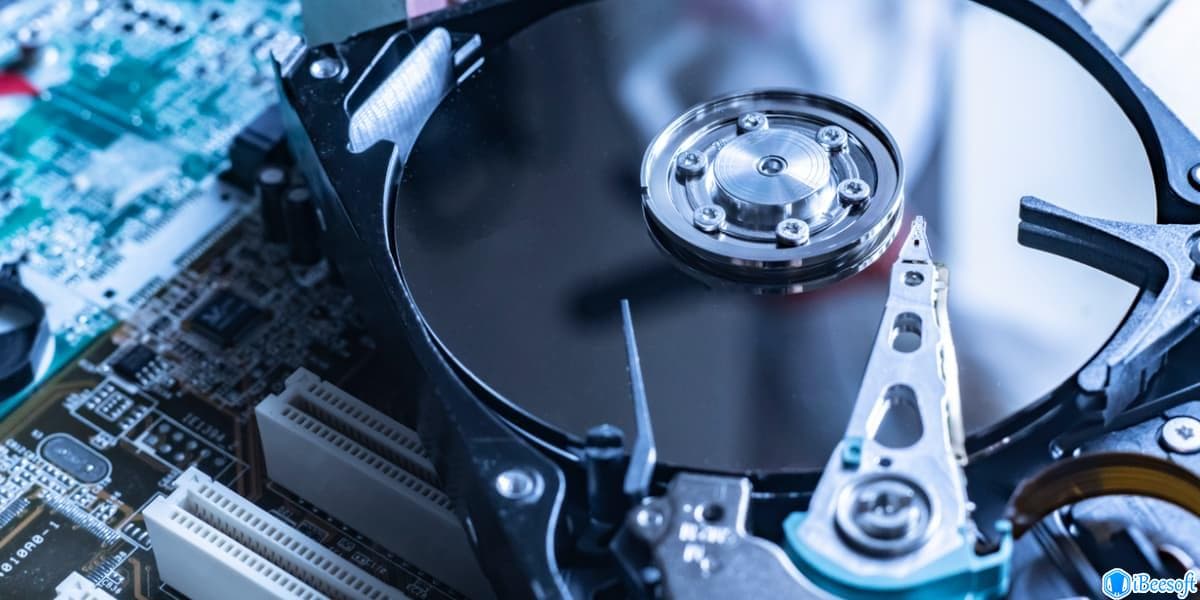 Datenrettung Datenretter im Reinraumlabor