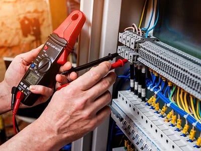 So läuft eine professionelle Prüfung elektrischer Anlagen ab