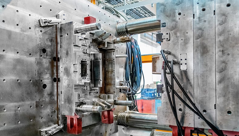 Werkzeugbau und Prototypenfertigung für Ihre Spritzguss Kleinserie bei Maxnext GmbH