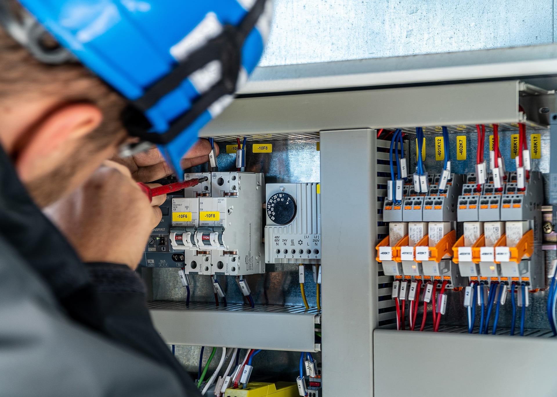 Elektriker Notdienst für Unternehmen und Privatkunden